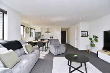 8 Jasmine Street, Woodend