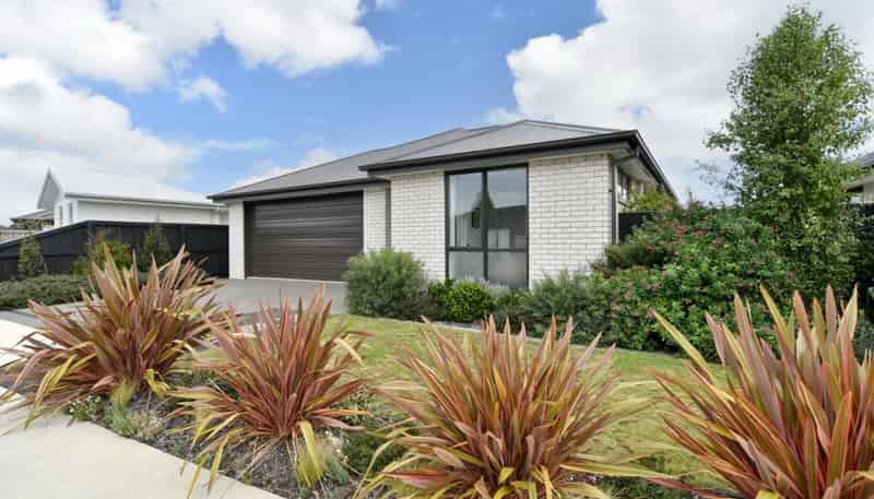 8 Jasmine Street, Woodend