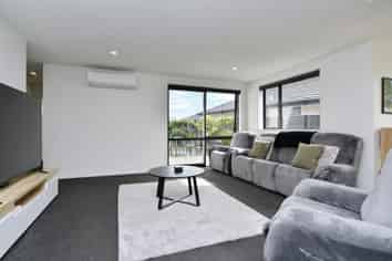 8 Jasmine Street, Woodend