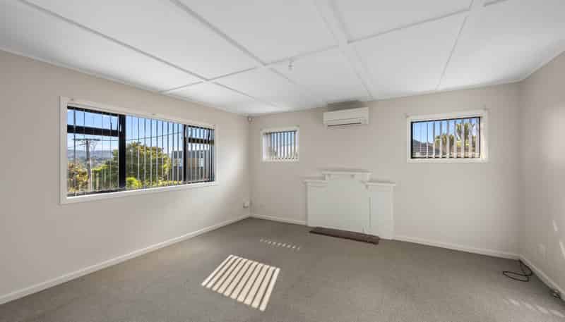 1/235 Titirangi Road, Titirangi