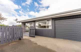 2/21 Oxford Street, West End