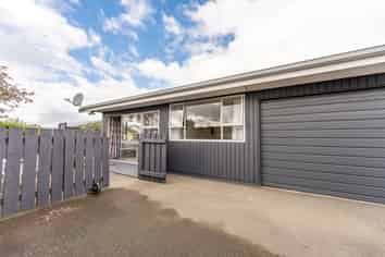 2/21 Oxford Street, West End