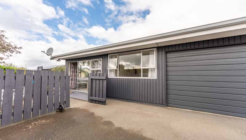 2/21 Oxford Street, West End