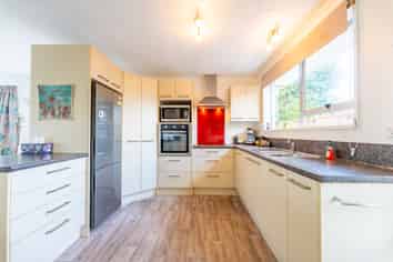 2/21 Oxford Street, West End