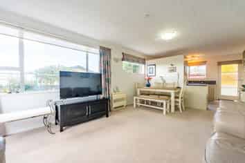 2/21 Oxford Street, West End