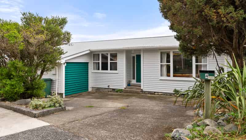 4 Camrose Grove, Kingston