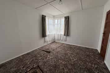 47 Goldsmith Crescent , Levin