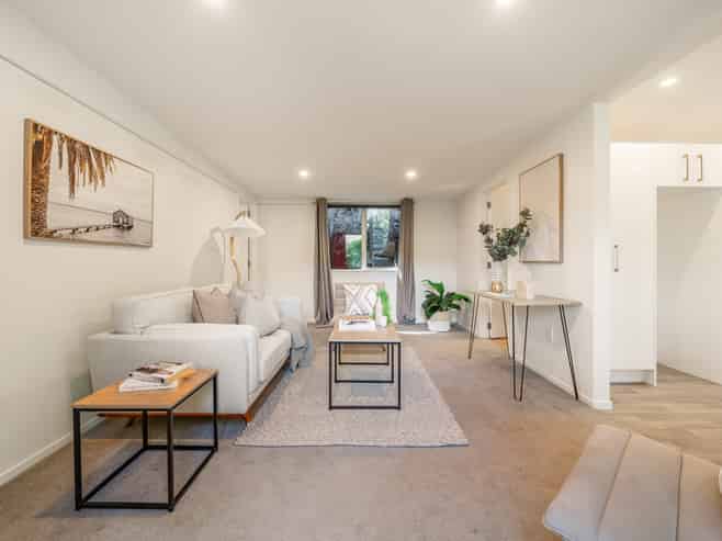 90 Blue Mountains Road, Pinehaven