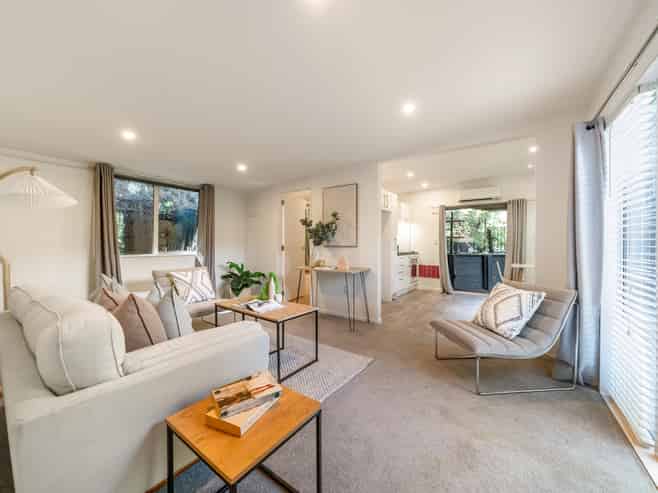 90 Blue Mountains Road, Pinehaven