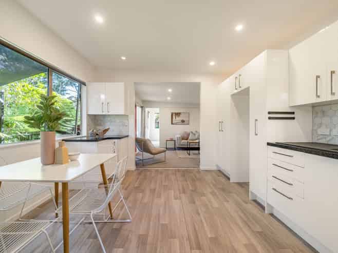 90 Blue Mountains Road, Pinehaven