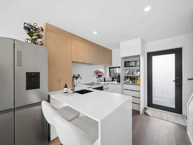 4/3 Firebrick Way, Hobsonville