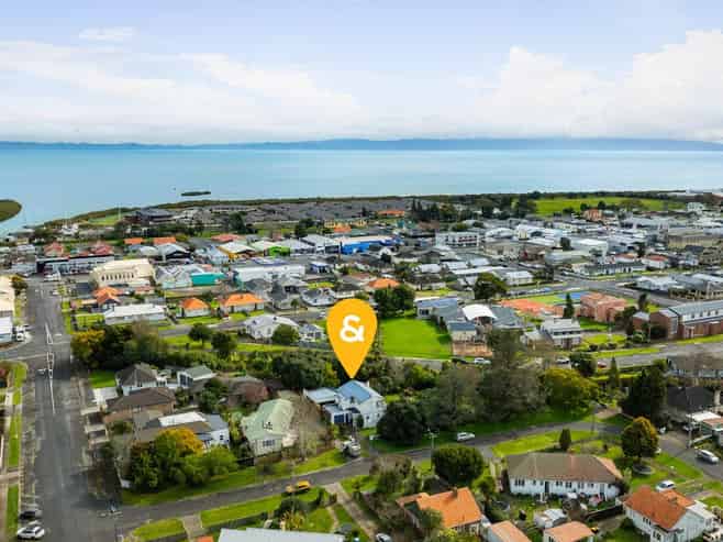 103 & 105 Alfred Street, Thames