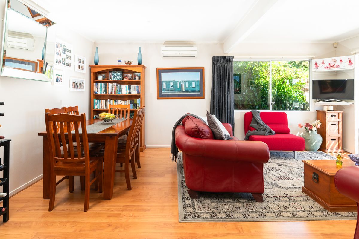 Affordable Starter with Sun & Views - Więcej