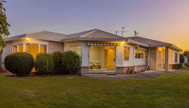 15 Runanga Grove, WAIKANAE