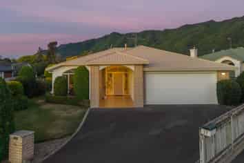 15 Runanga Grove, WAIKANAE