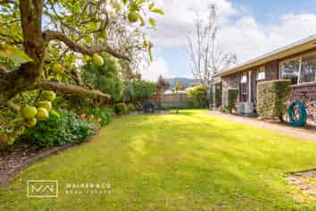 2/54 Heretaunga Square, Silverstream