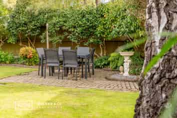 2/54 Heretaunga Square, Silverstream