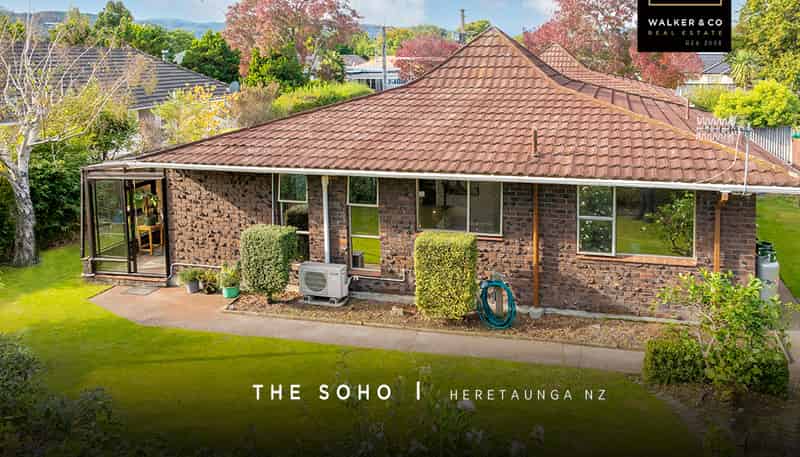 2/54 Heretaunga Square, Silverstream