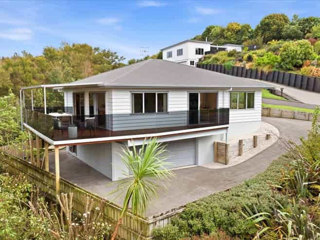 11 Southill Way, Pyes Pa