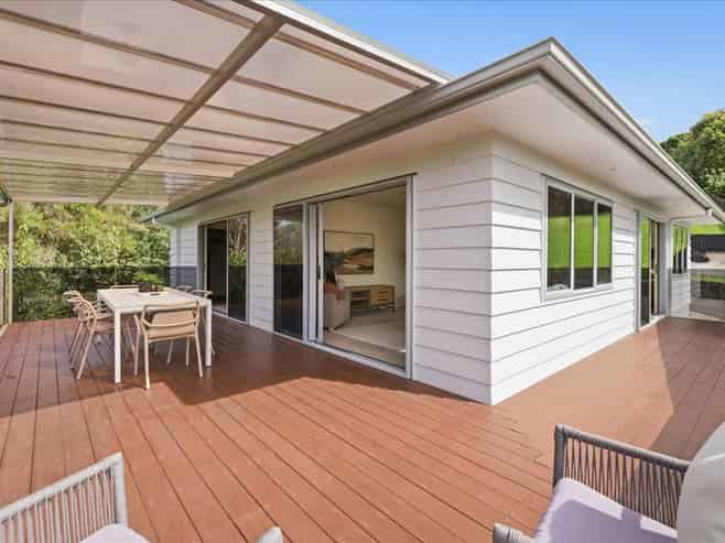 11 Southill Way, Pyes Pa