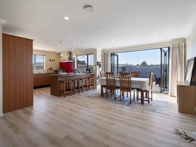 42 Peter Hall Drive, Kelvin Grove