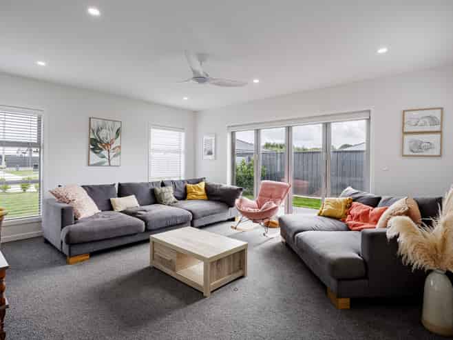 35 Arihi Crescent, Frimley