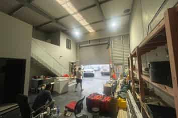 213 sqm Turn-Key Office / Warehouse 