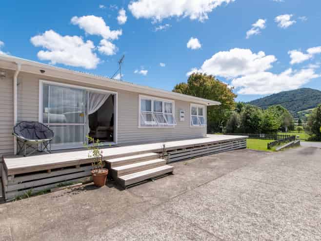 3 Nairn Road, Mangakakahi