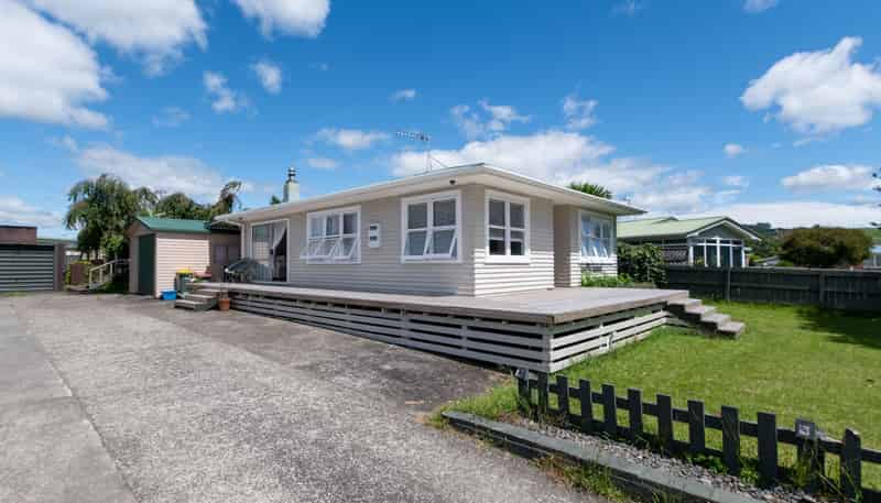 3 Nairn Road, Mangakakahi