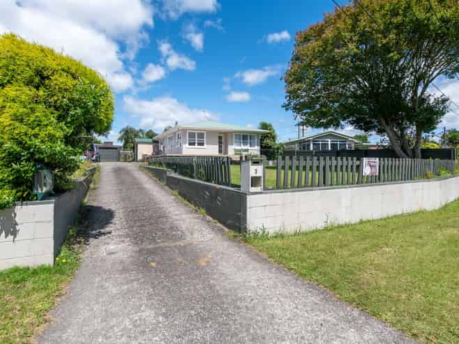 3 Nairn Road, Mangakakahi