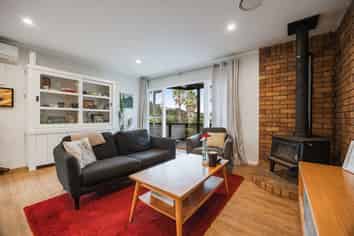 16 Mcphail Street, Birkdale