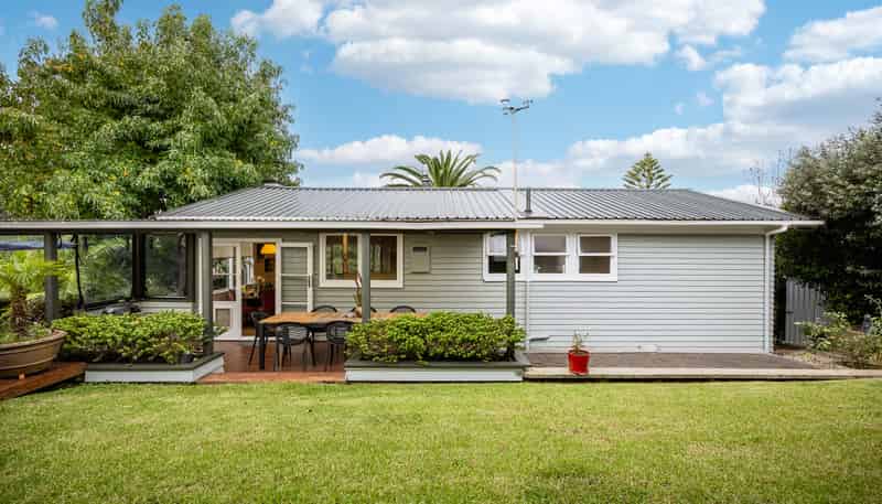 16 Mcphail Street, Birkdale