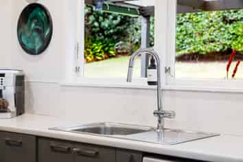 16 Mcphail Street, Birkdale