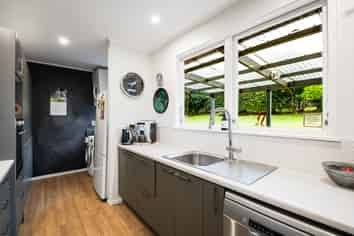 16 Mcphail Street, Birkdale