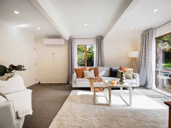 2/47 John Downs Drive, Browns Bay