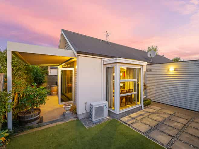 6 Adams Lane, Springlands