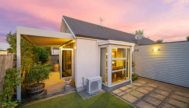 6 Adams Lane, Springlands