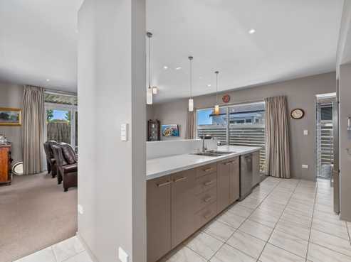 6 Adams Lane, Springlands