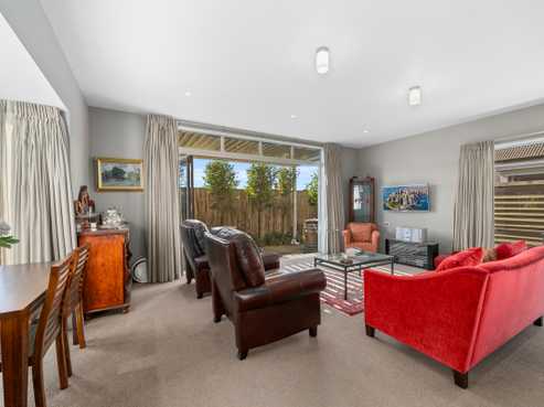 6 Adams Lane, Springlands