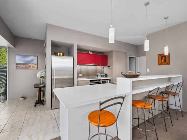 6 Adams Lane, Springlands