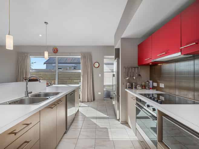 6 Adams Lane, Springlands