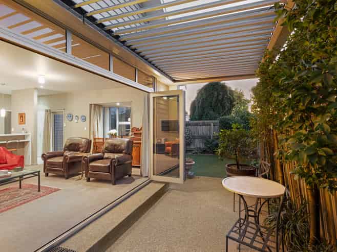 6 Adams Lane, Springlands