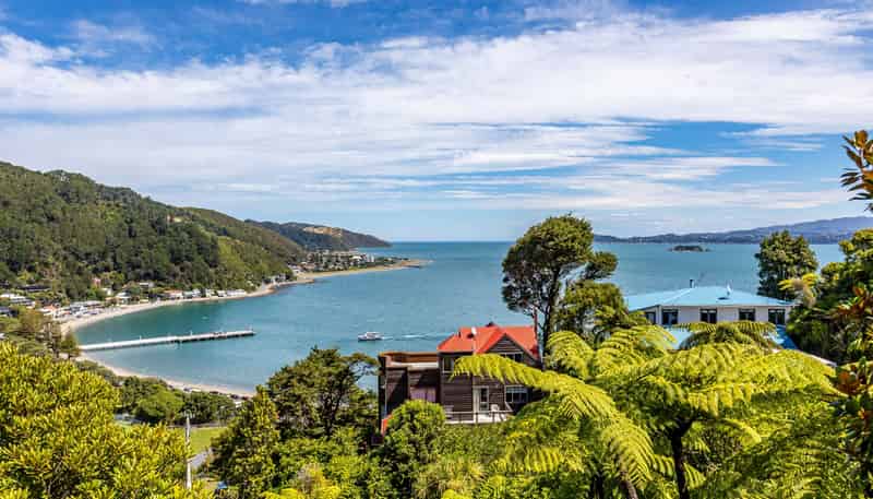 42 Ferry Road, Days Bay, Eastbourne