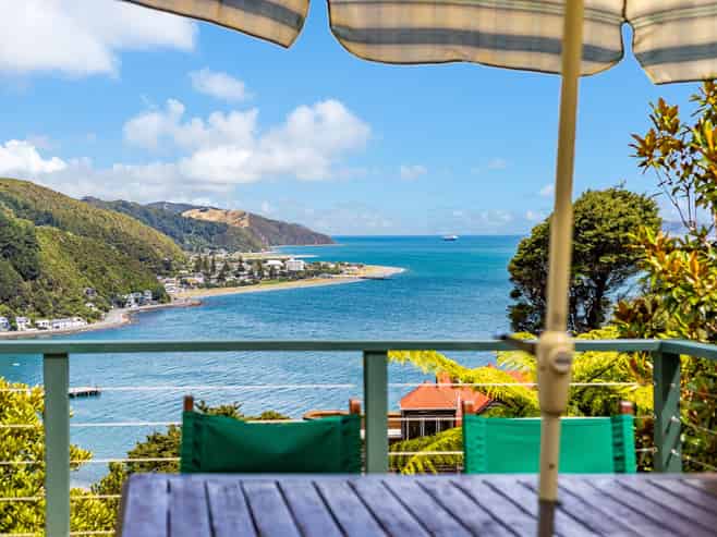 42 Ferry Road, Days Bay, Eastbourne