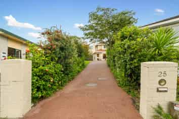 25 Bronte Place, Somerville