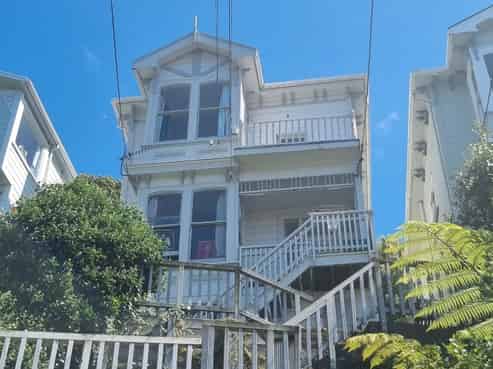 3 Maarama Cres (Top Flat), Aro Valley