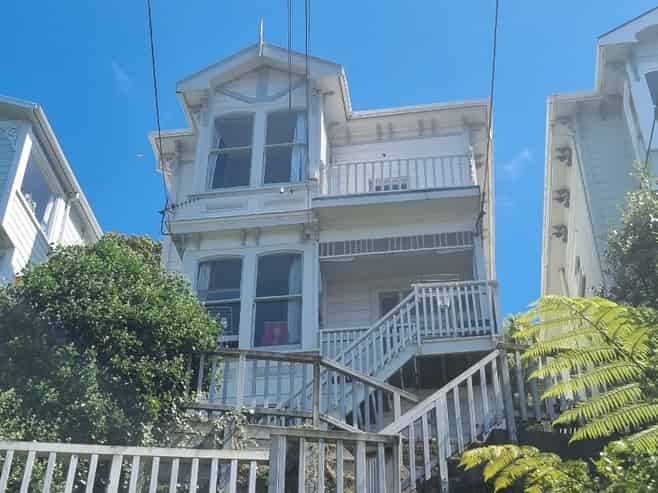 3 Maarama Cres (Top Flat), Aro Valley