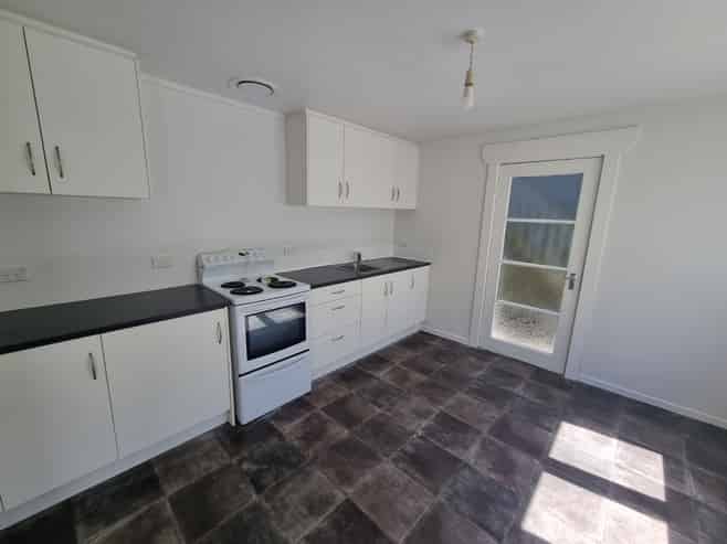 3 Maarama Cres (Top Flat), Aro Valley
