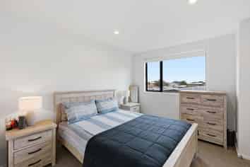 5/694 Whangaparaoa Road, Stanmore Bay