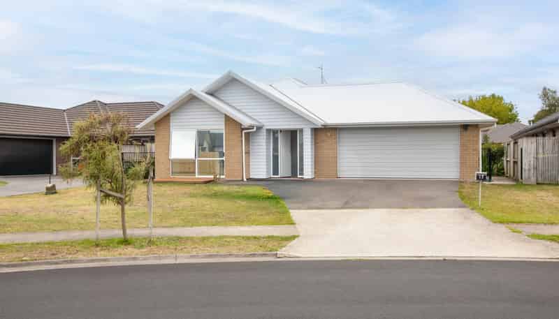 17 Teatree Close, Huntington